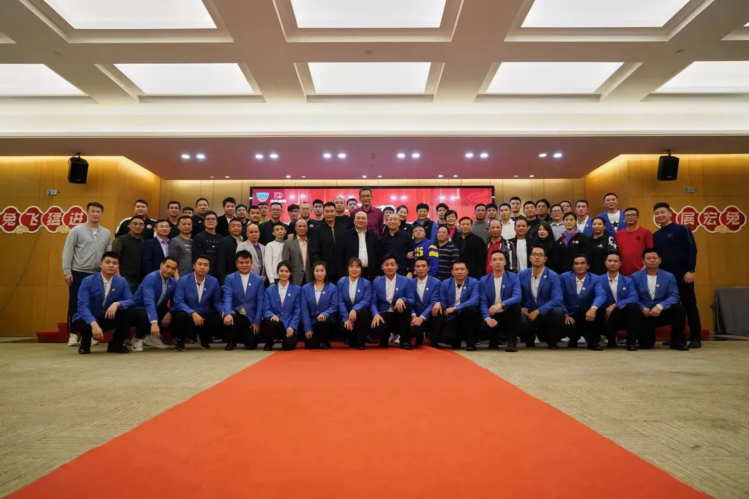 为什么现代篮球训练趋势强调技术与体能结合_0